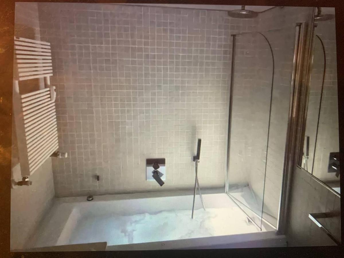 S.Ambrogio/Duomo •Jacuzzi • Luxury •Design Appartement Milaan Buitenkant foto