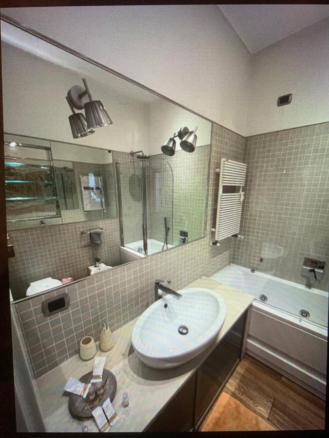 S.Ambrogio/Duomo •Jacuzzi • Luxury •Design Appartement Milaan Buitenkant foto