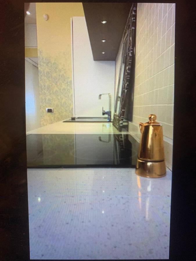 S.Ambrogio/Duomo •Jacuzzi • Luxury •Design Appartement Milaan Buitenkant foto